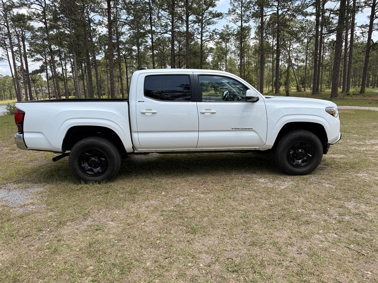 Toyota Tacoma 2WD SR5 Double Cab 5' Bed I4 AT (Natl) 2023