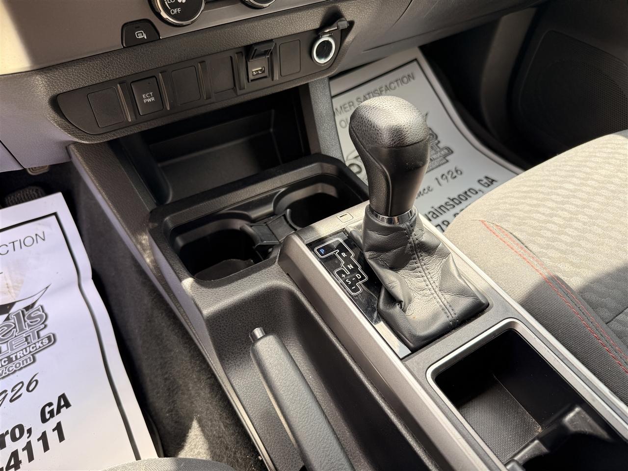 Toyota Tacoma 2WD SR5 Double Cab 5' Bed I4 AT (Natl) 2023