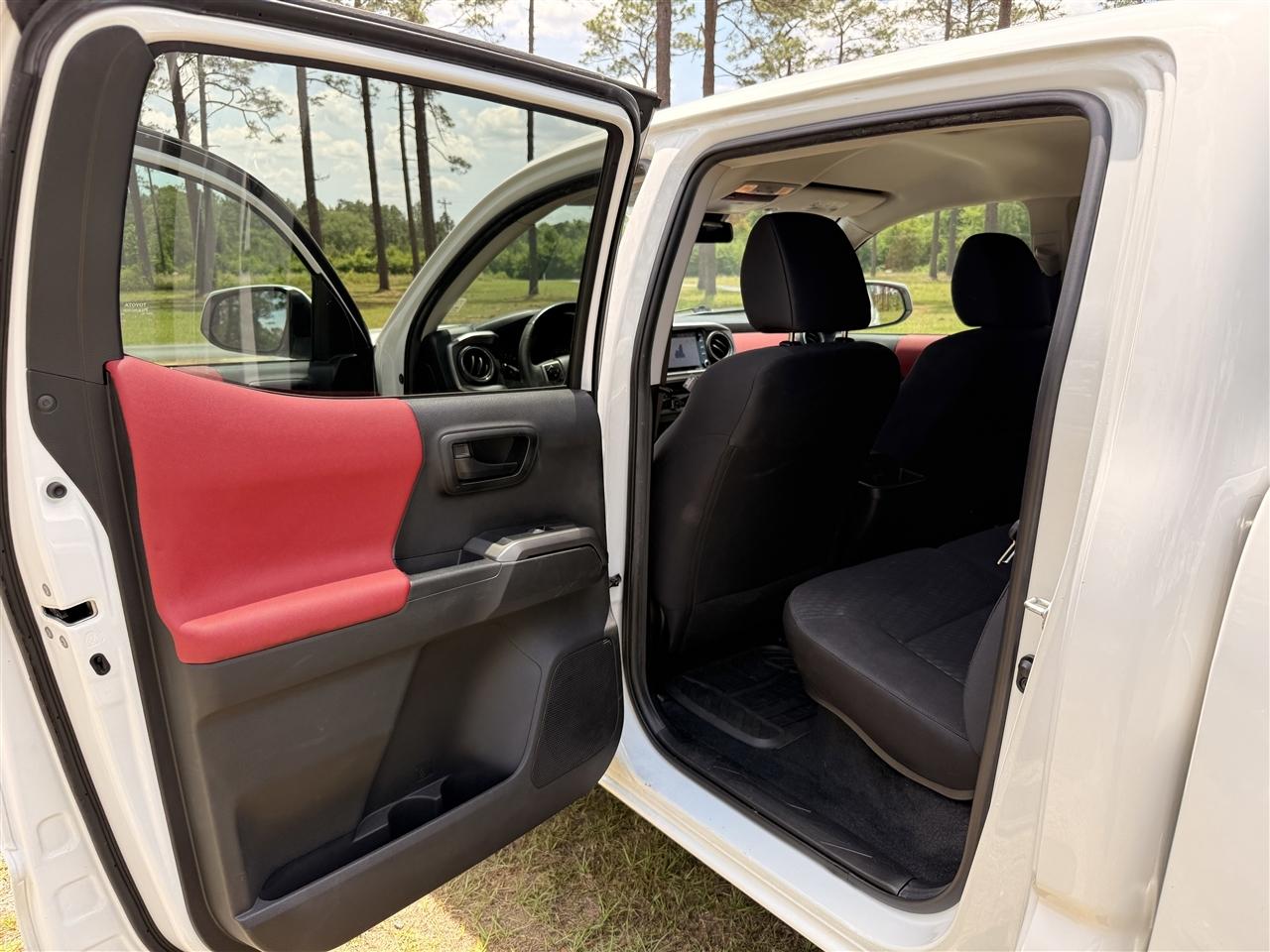 Toyota Tacoma 2WD SR5 Double Cab 5' Bed I4 AT (Natl) 2023