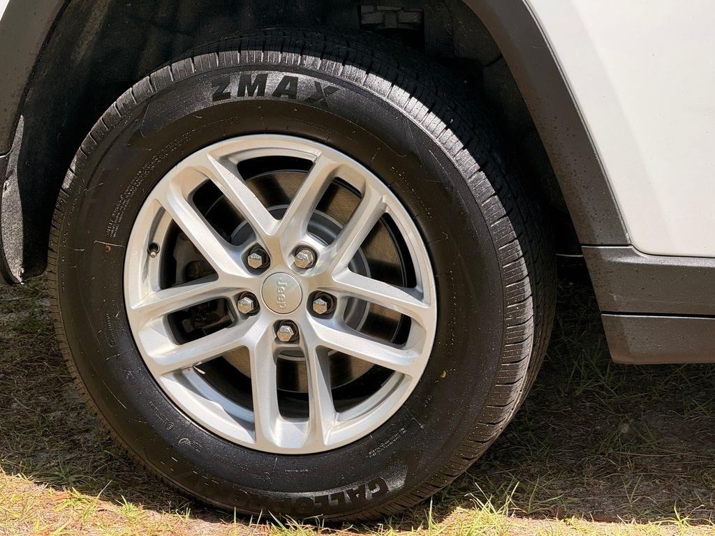 Jeep Grand Cherokee L Laredo 4x4 2023