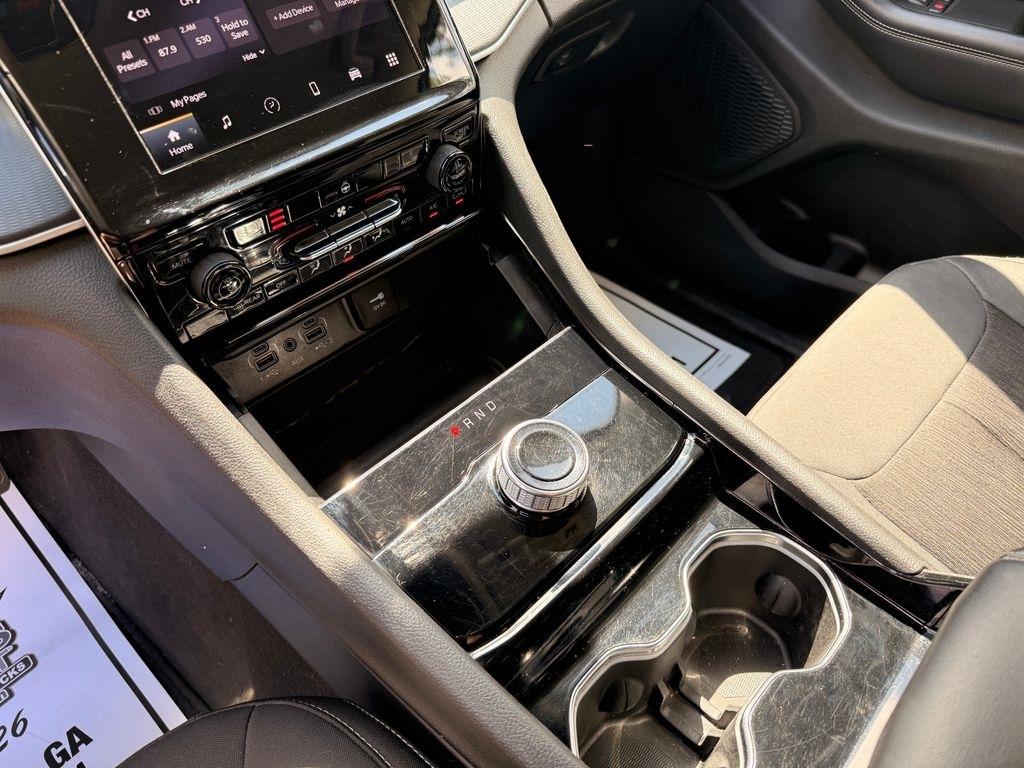 Jeep Grand Cherokee L Laredo 4x4 2023