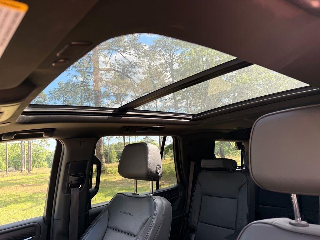 GMC Yukon 4WD 4dr Denali 2023