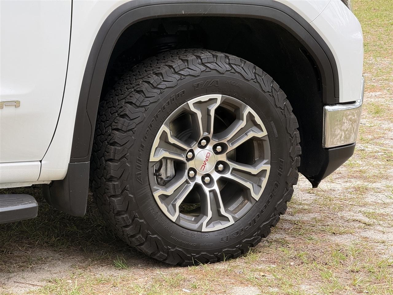 GMC Sierra 1500 4WD Crew Cab 147" SLE 2023