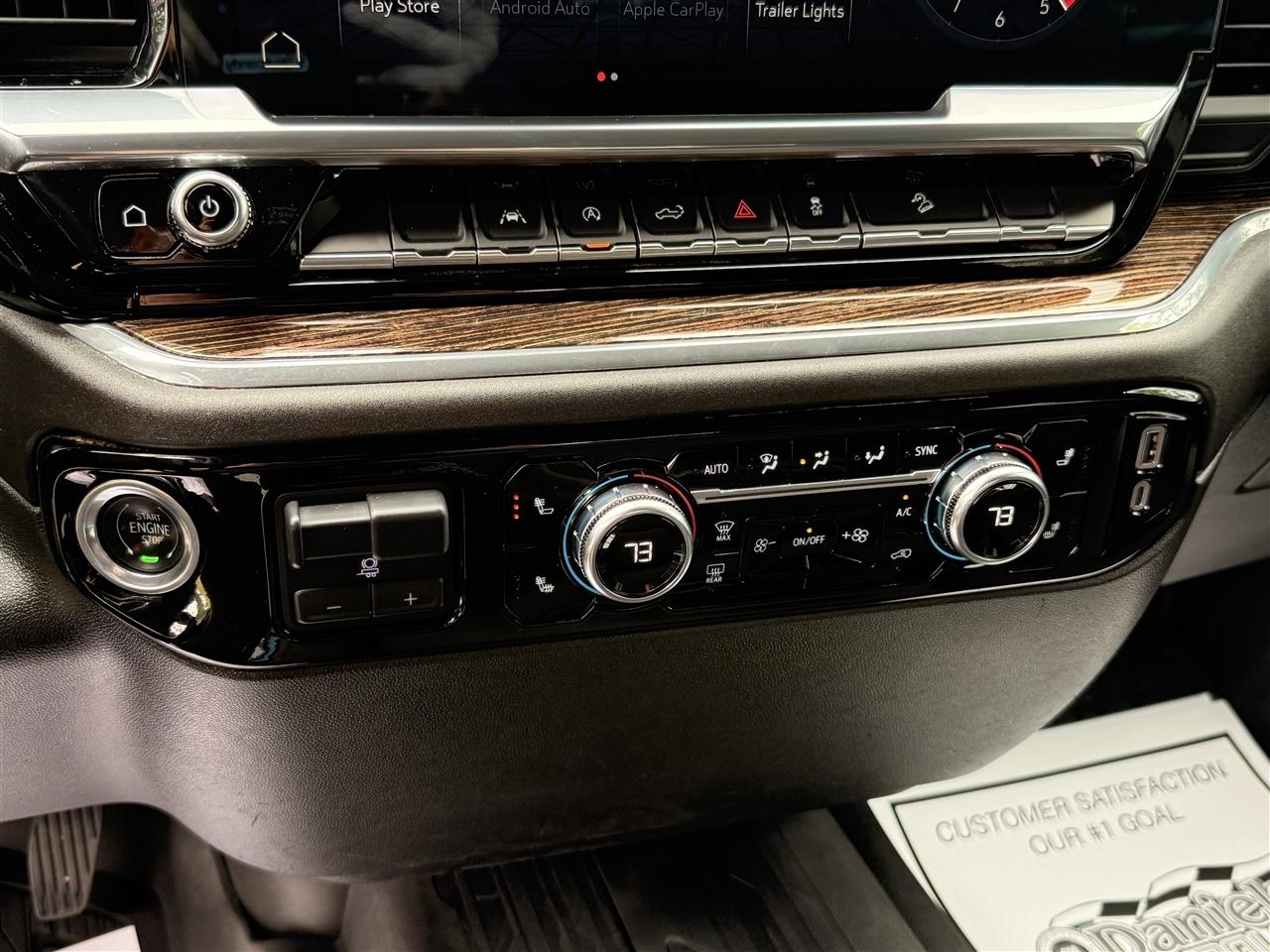 GMC Sierra 1500 4WD Crew Cab 147" SLE 2023