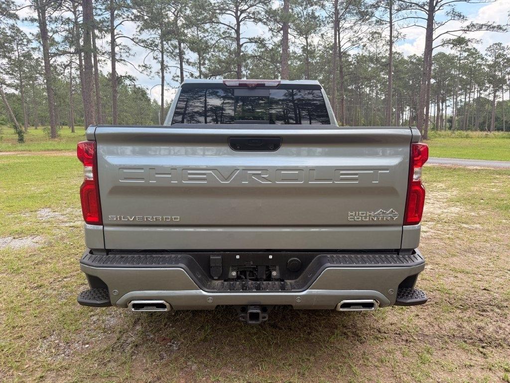 Chevrolet Silverado 1500 4WD Crew Cab 147" High Country 2023
