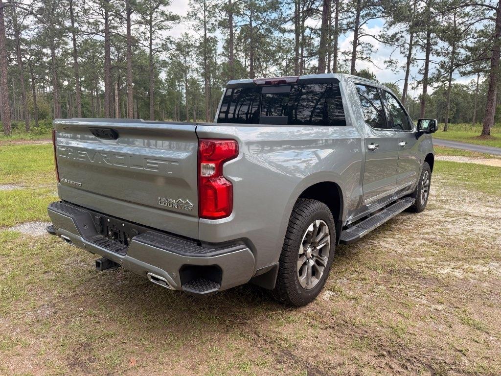 Chevrolet Silverado 1500 4WD Crew Cab 147" High Country 2023