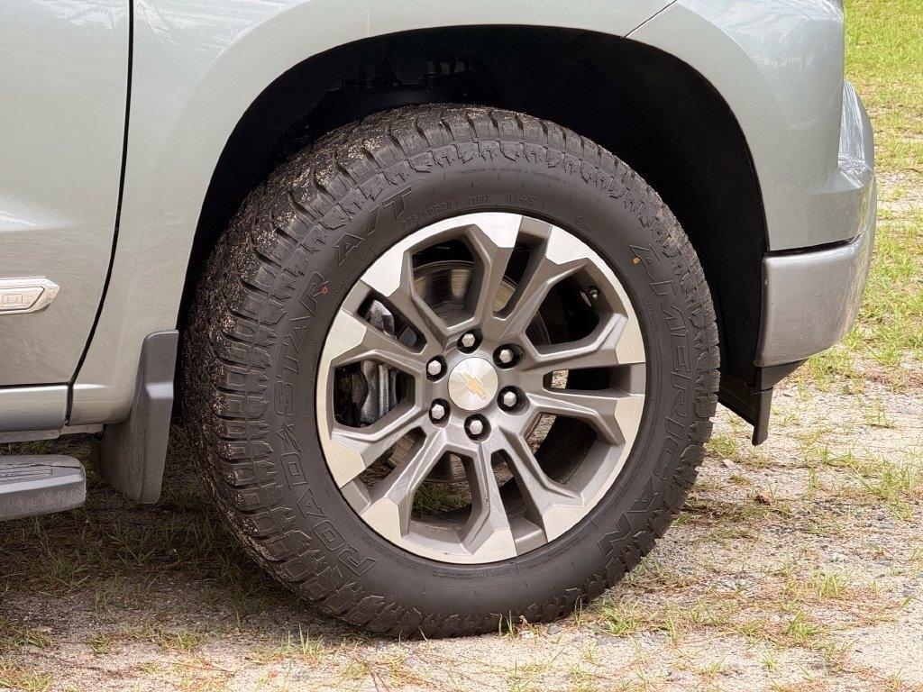Chevrolet Silverado 1500 4WD Crew Cab 147" High Country 2023