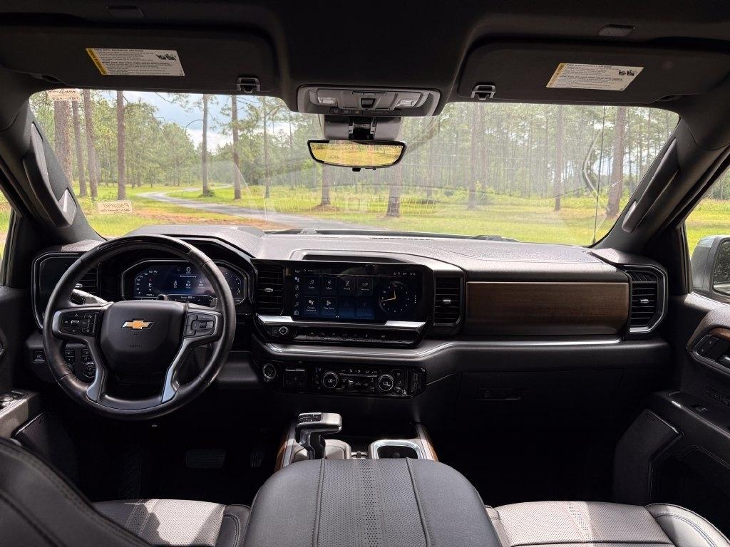Chevrolet Silverado 1500 4WD Crew Cab 147" High Country 2023