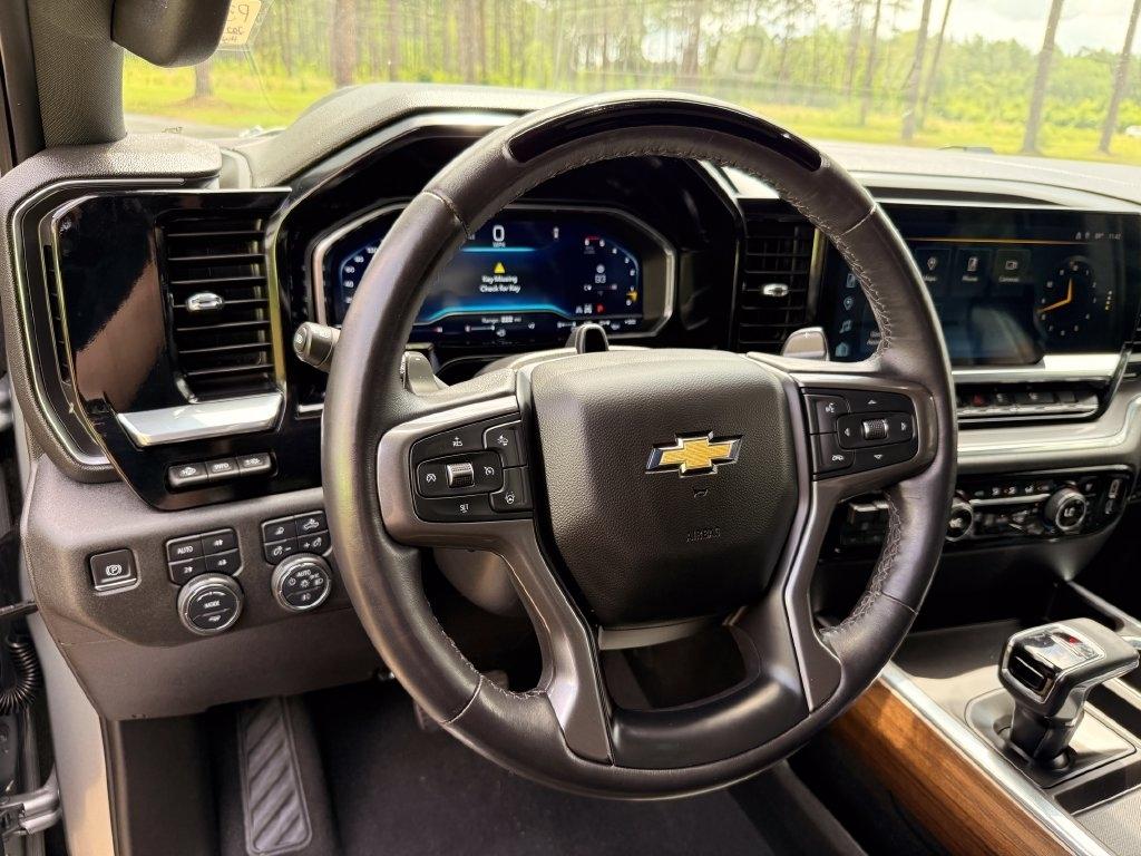 Chevrolet Silverado 1500 4WD Crew Cab 147" High Country 2023