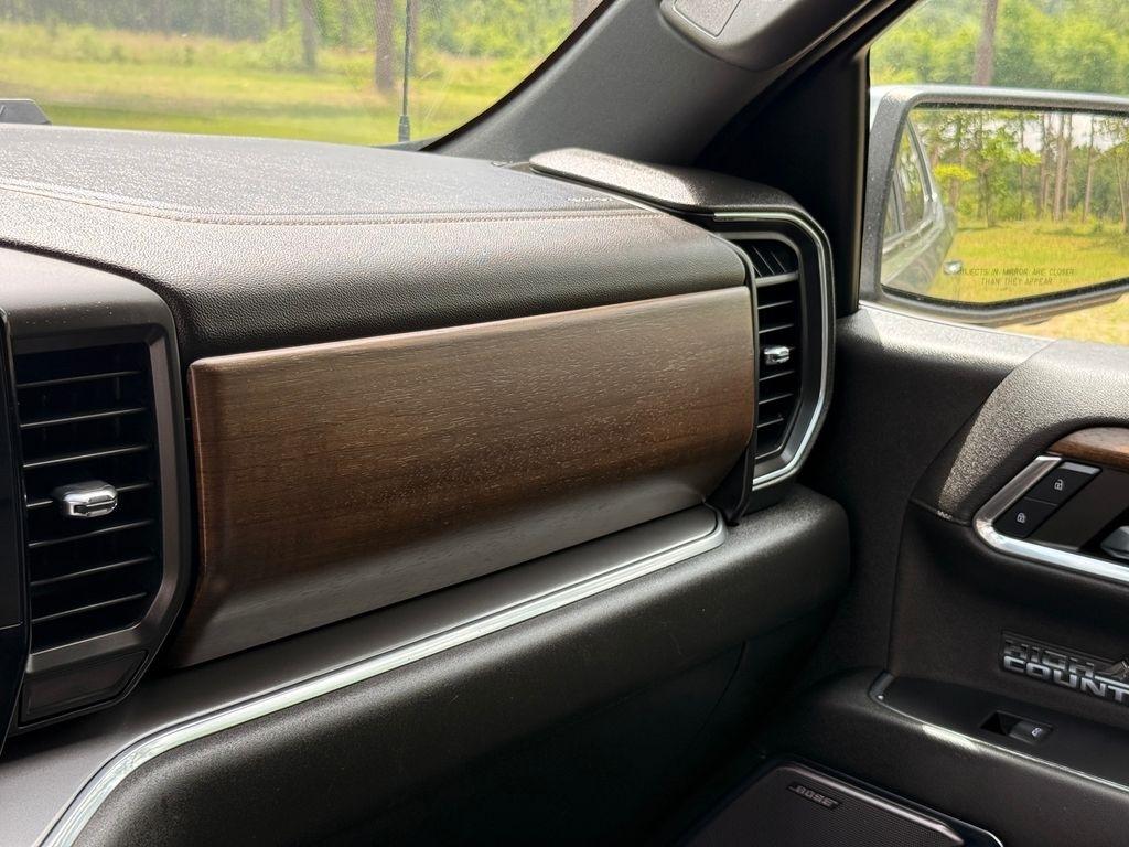 Chevrolet Silverado 1500 4WD Crew Cab 147" High Country 2023
