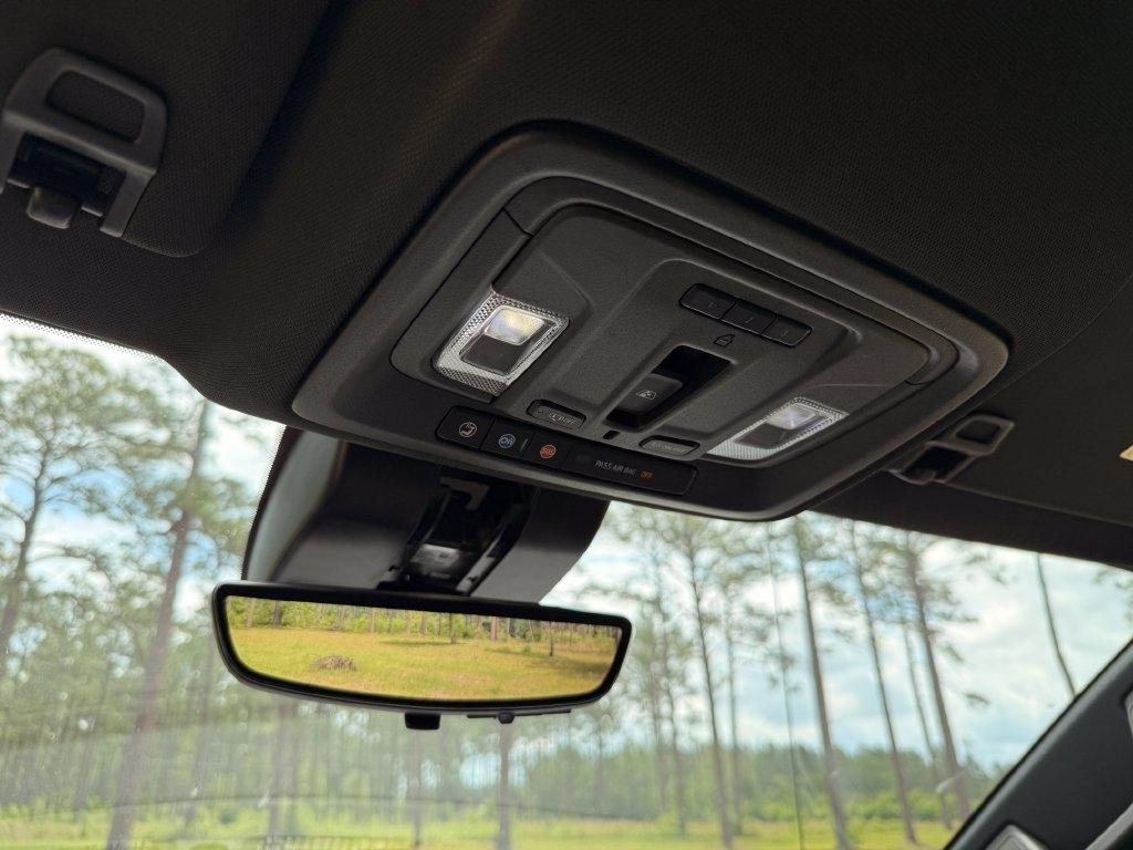 Chevrolet Silverado 1500 4WD Crew Cab 147" High Country 2023