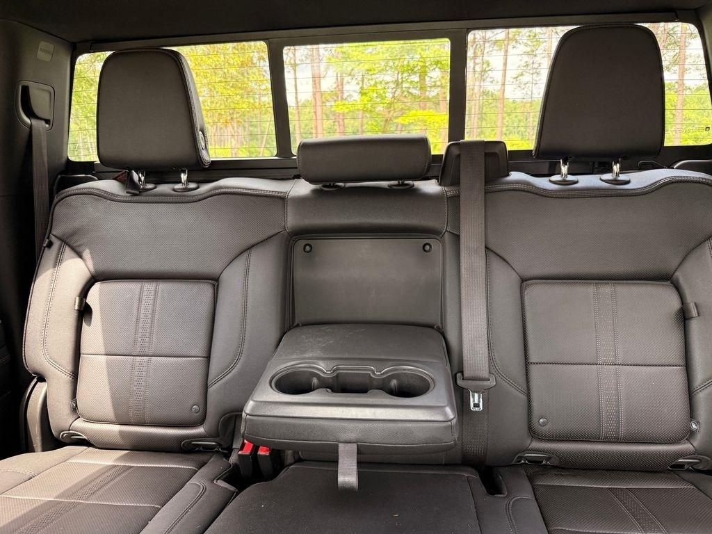 Chevrolet Silverado 1500 4WD Crew Cab 147" High Country 2023