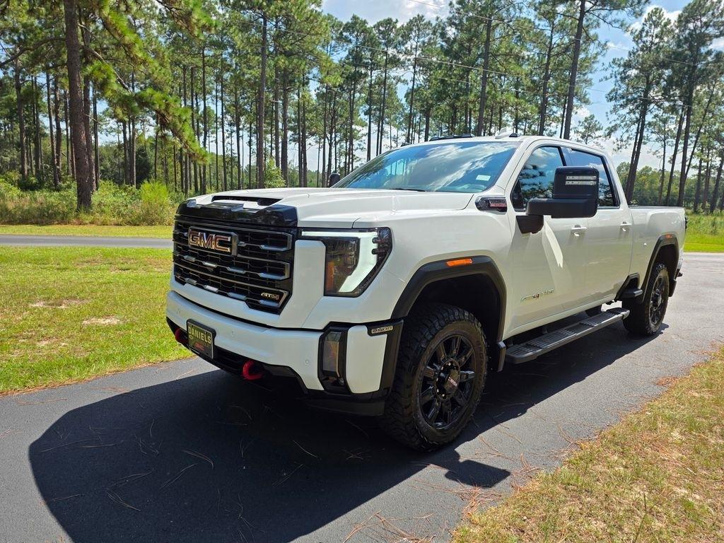 GMC Sierra 2500HD 4WD Crew Cab 159" AT4 2024