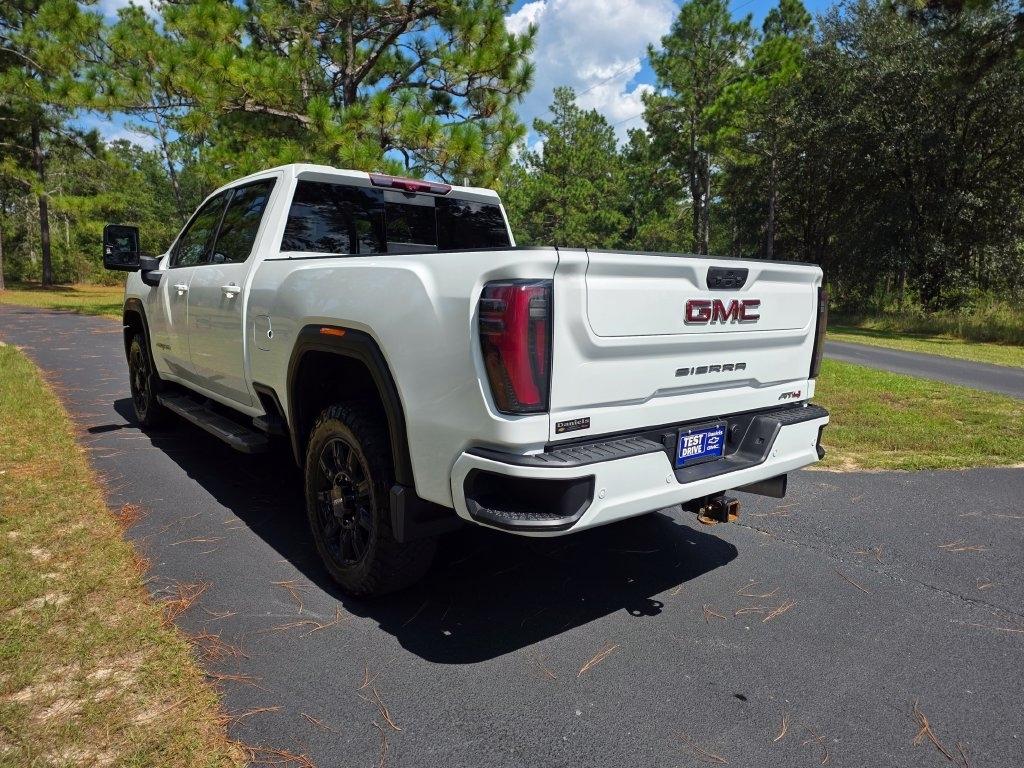 GMC Sierra 2500HD 4WD Crew Cab 159" AT4 2024