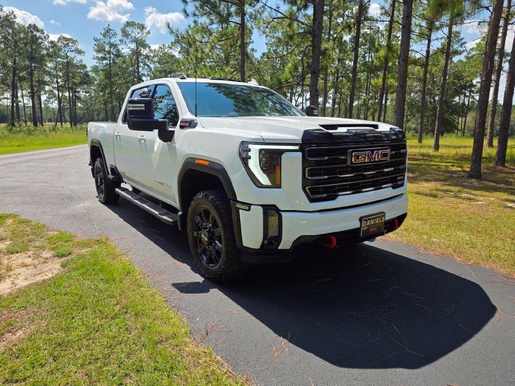 GMC Sierra 2500HD 4WD Crew Cab 159" AT4 2024
