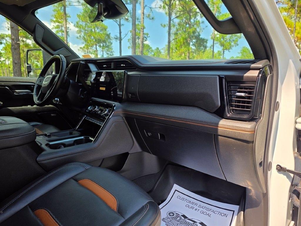 GMC Sierra 2500HD 4WD Crew Cab 159" AT4 2024