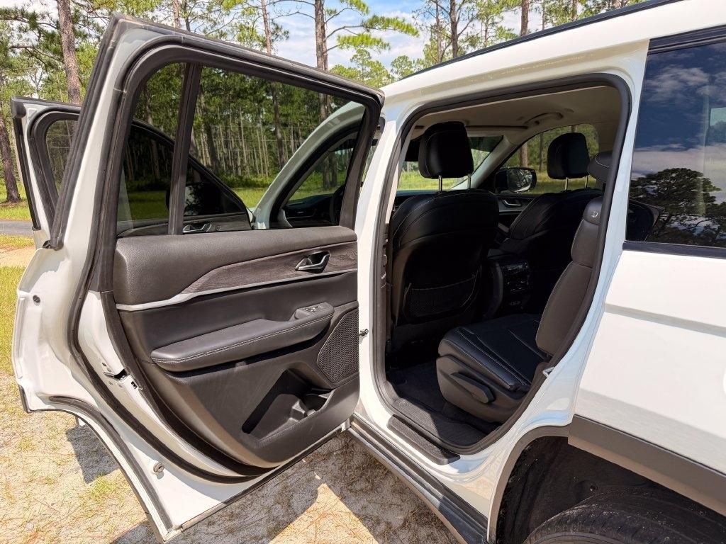 Jeep Grand Cherokee L Limited 4x2 2023