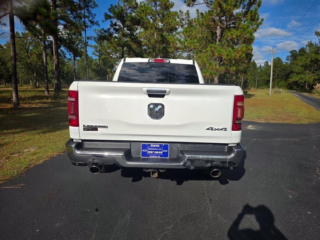 RAM 1500 Laramie 4x4 Crew Cab 5'7" Box 2022
