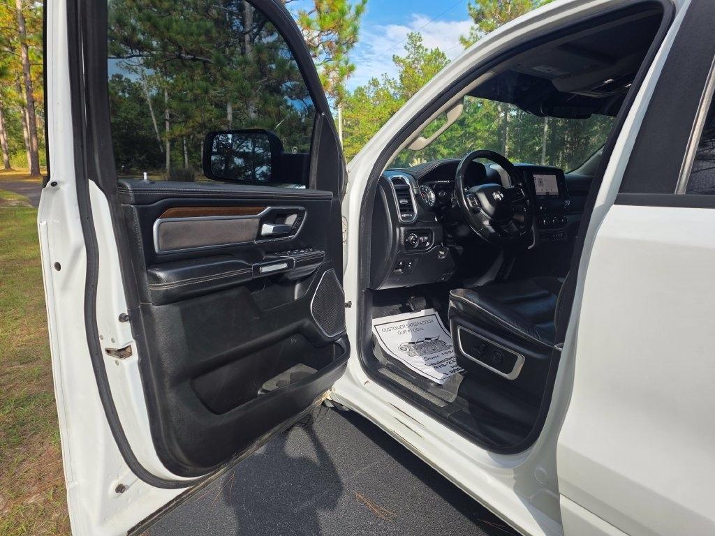 RAM 1500 Laramie 4x4 Crew Cab 5'7" Box 2022