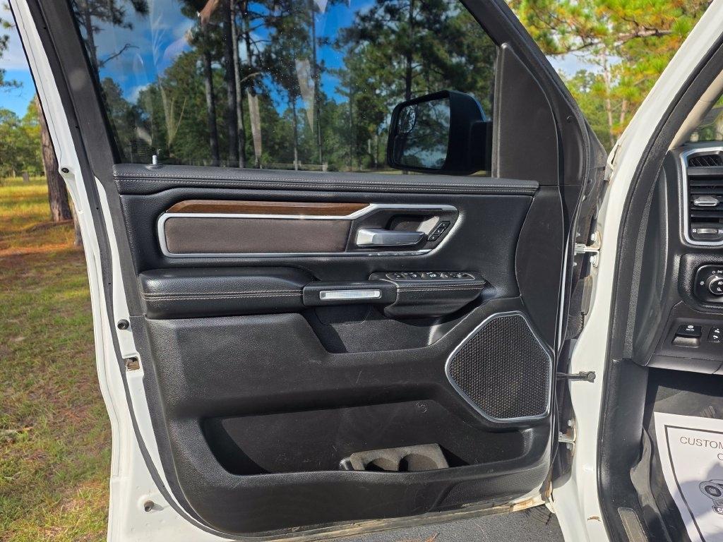 RAM 1500 Laramie 4x4 Crew Cab 5'7" Box 2022