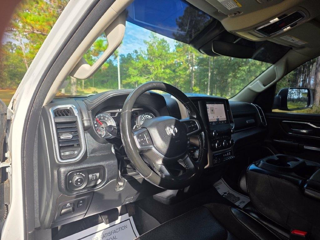 RAM 1500 Laramie 4x4 Crew Cab 5'7" Box 2022