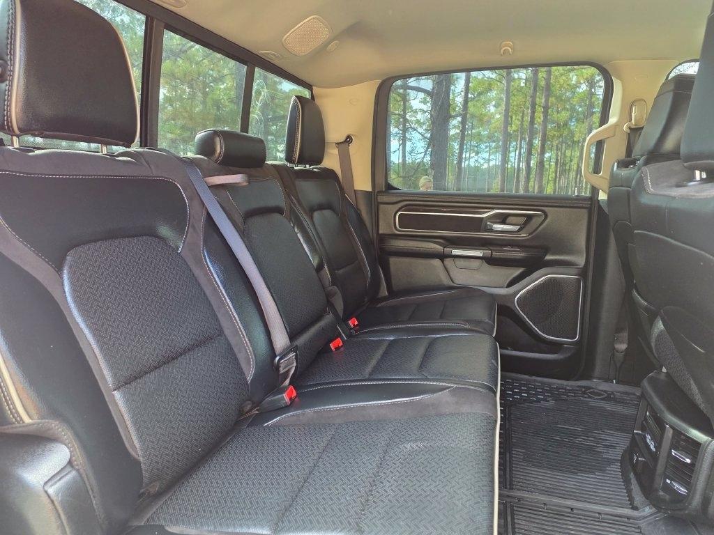 RAM 1500 Laramie 4x4 Crew Cab 5'7" Box 2022