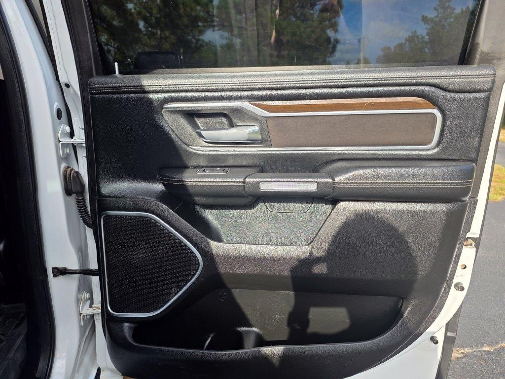 RAM 1500 Laramie 4x4 Crew Cab 5'7" Box 2022