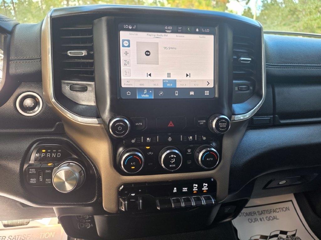 RAM 1500 Laramie 4x4 Crew Cab 5'7" Box 2022