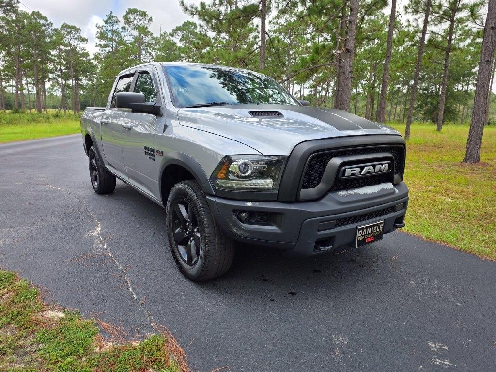 RAM 1500 Classic Warlock 4x4 Crew Cab 5'7" Box 2019