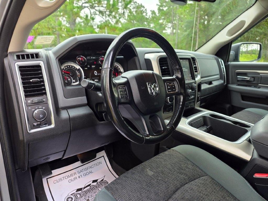 RAM 1500 Classic Warlock 4x4 Crew Cab 5'7" Box 2019
