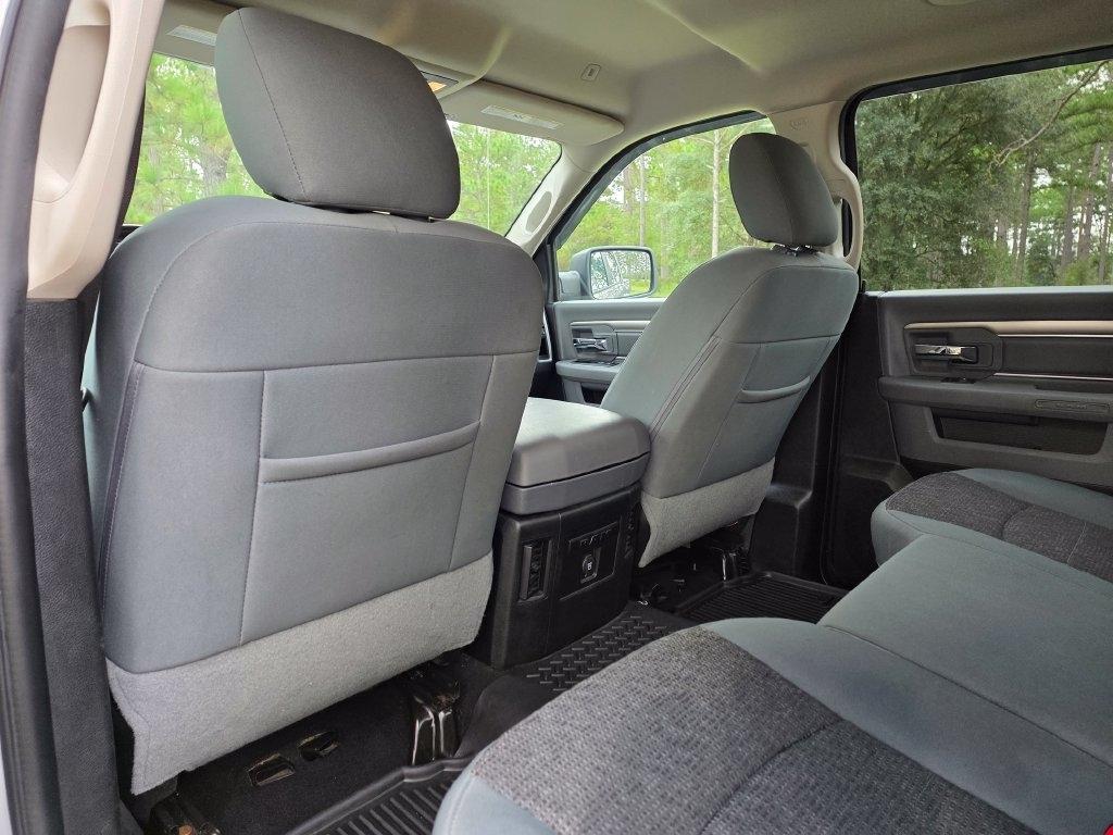 RAM 1500 Classic Warlock 4x4 Crew Cab 5'7" Box 2019