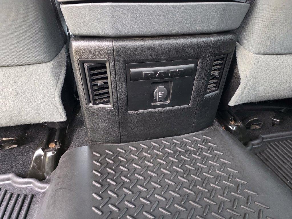 RAM 1500 Classic Warlock 4x4 Crew Cab 5'7" Box 2019