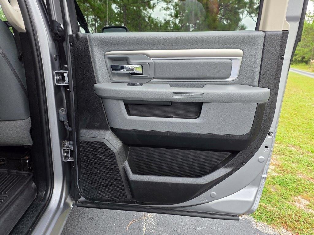 RAM 1500 Classic Warlock 4x4 Crew Cab 5'7" Box 2019