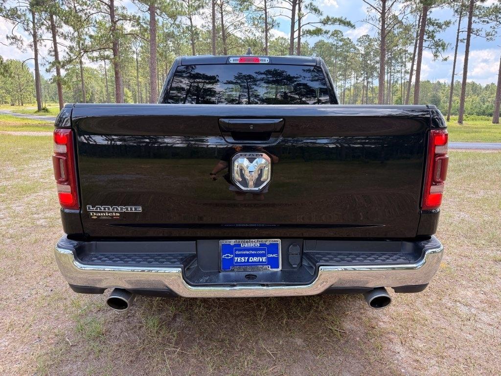 RAM 1500 Laramie 4x2 Crew Cab 5'7" Box 2024
