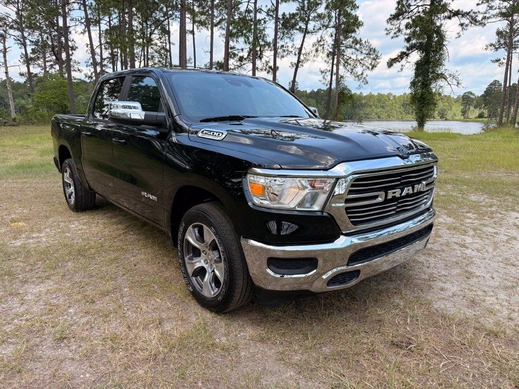 RAM 1500 Laramie 4x2 Crew Cab 5'7" Box 2024
