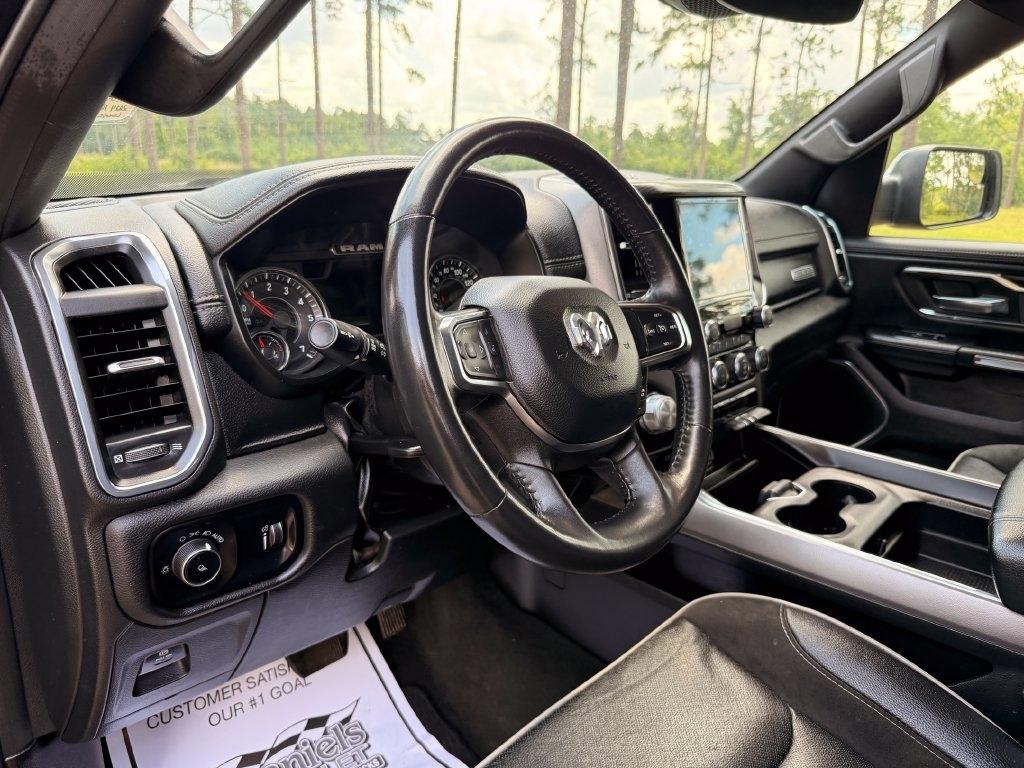 RAM 1500 Laramie 4x2 Crew Cab 5'7" Box 2024