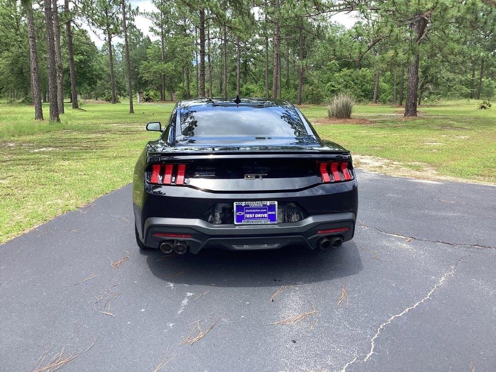 Ford Mustang GT Fastback 2024
