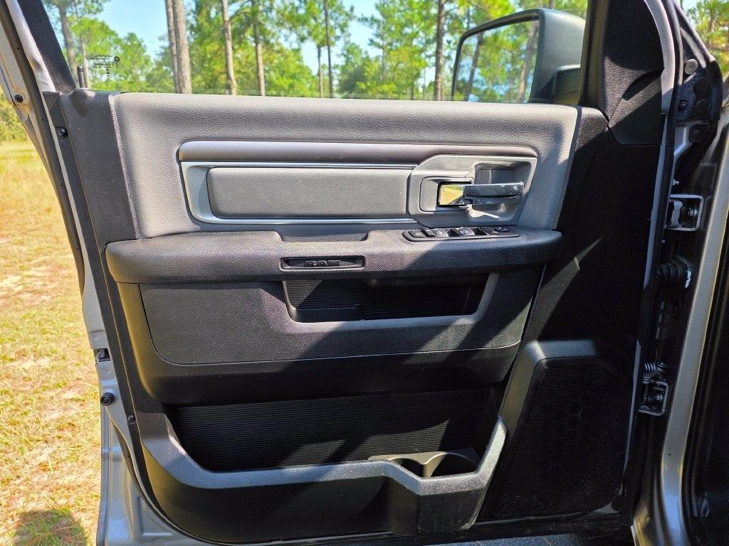 RAM 1500 Classic SLT 4x4 Quad Cab 6'4" Box 2024