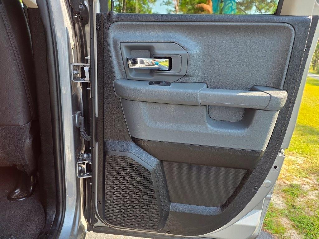 RAM 1500 Classic SLT 4x4 Quad Cab 6'4" Box 2024