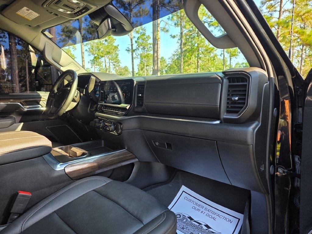 Chevrolet Silverado 2500HD 4WD Crew Cab 159" LT 2025