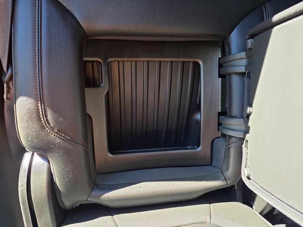 GMC Sierra 1500 4WD Crew Cab 147" AT4 2021