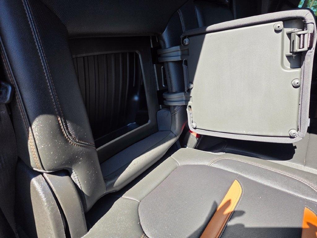 GMC Sierra 1500 4WD Crew Cab 147" AT4 2021