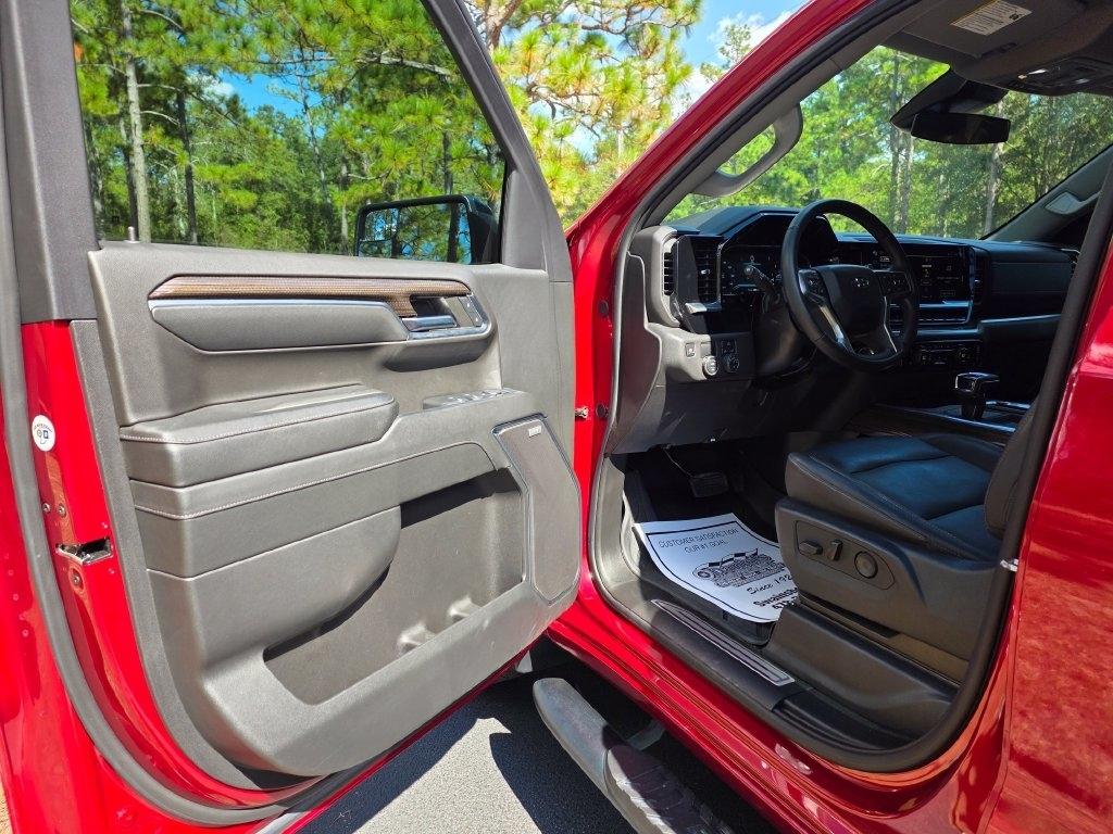 Chevrolet Silverado 1500 2WD Crew Cab 147" RST 2024