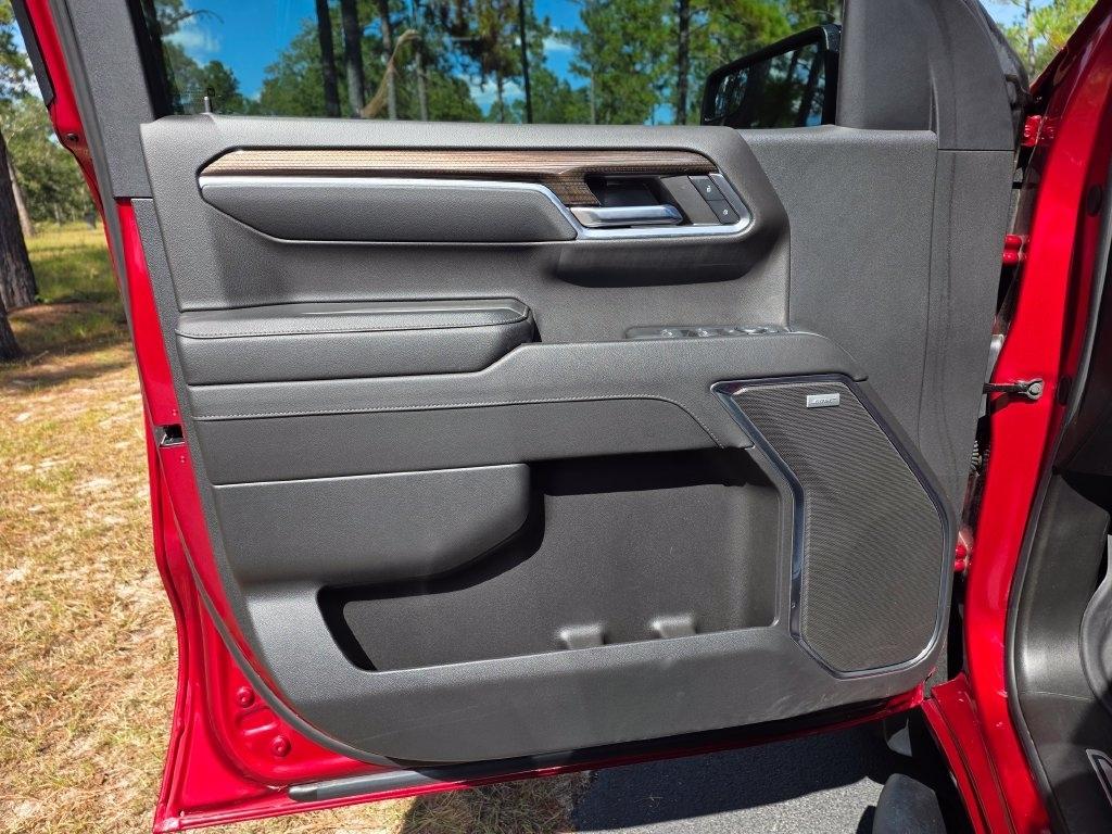Chevrolet Silverado 1500 2WD Crew Cab 147" RST 2024