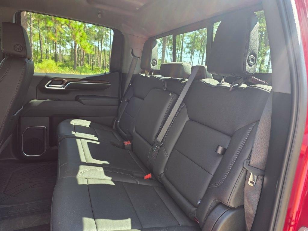 Chevrolet Silverado 1500 2WD Crew Cab 147" RST 2024