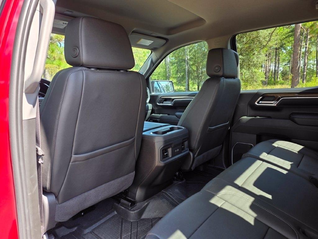 Chevrolet Silverado 1500 2WD Crew Cab 147" RST 2024