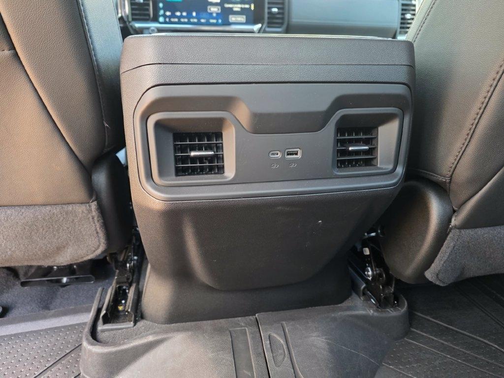 Chevrolet Silverado 1500 2WD Crew Cab 147" RST 2024