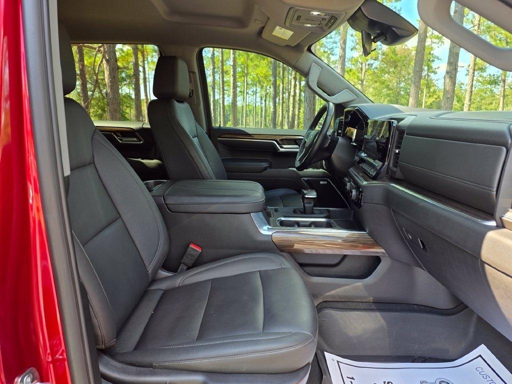 Chevrolet Silverado 1500 2WD Crew Cab 147" RST 2024