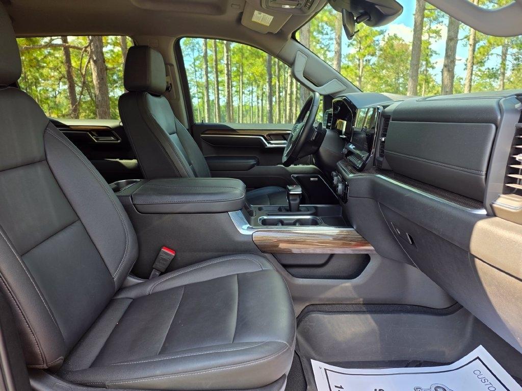 Chevrolet Silverado 1500 2WD Crew Cab 147" RST 2024