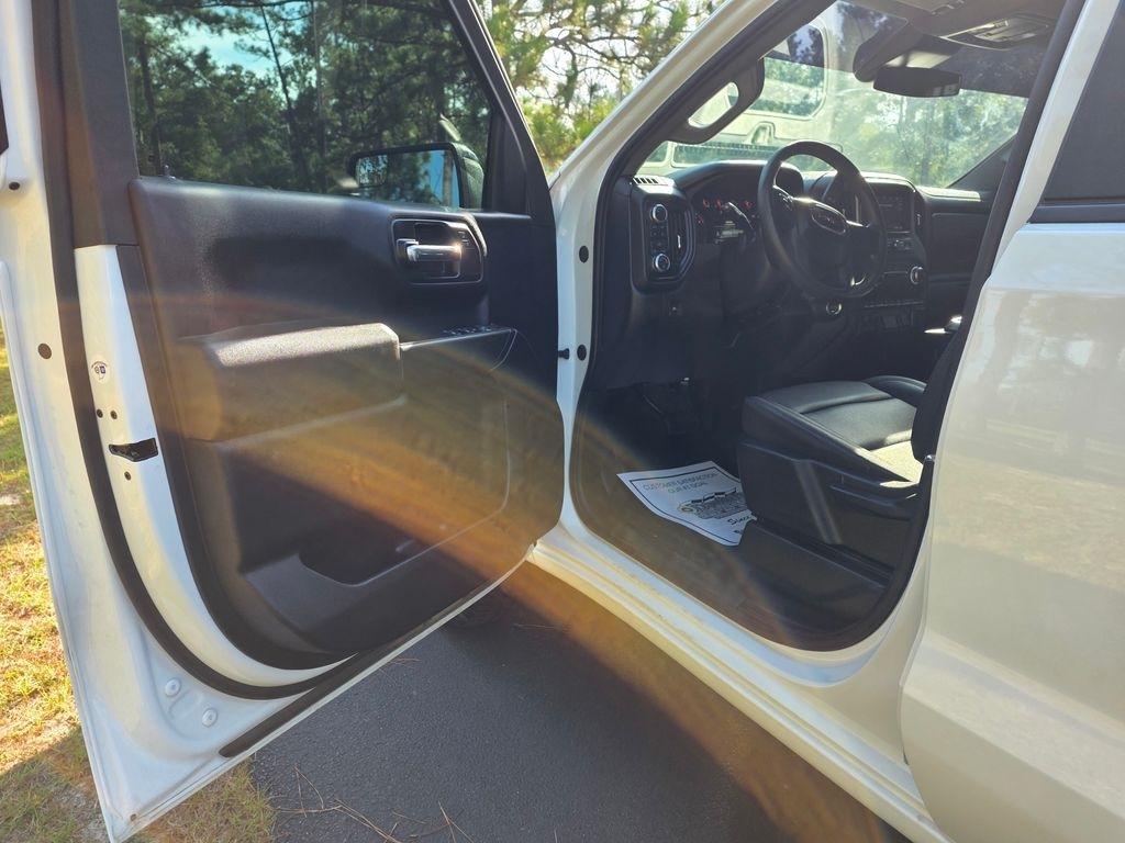 GMC Sierra 1500 4WD Crew Cab 147" Pro 2026